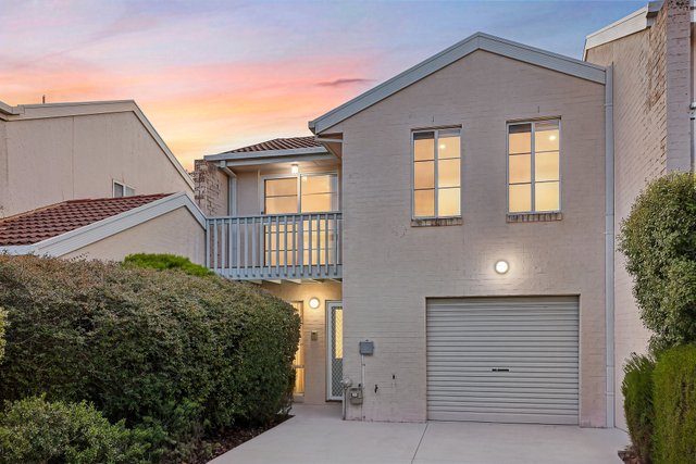 2/3 Barrington Crescent, ACT 2914