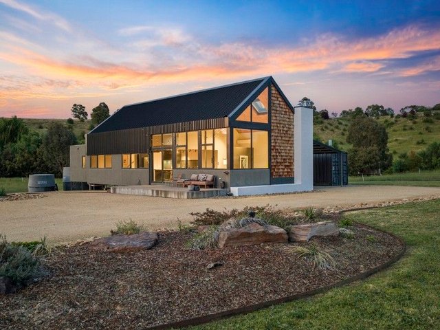 123 Graves Road, VIC 3722