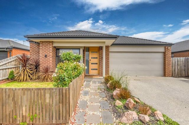 11 Hammersmith Circuit, VIC 3844