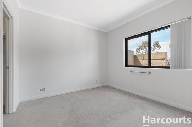 2/1 Walsh Loop, WA 6027