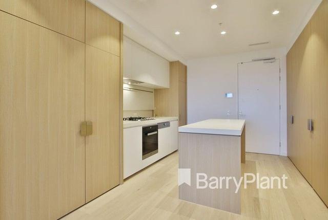 2010/545 Station Street, VIC 3128