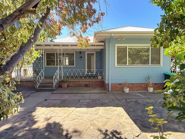 14 Binalong Street, NSW 2594