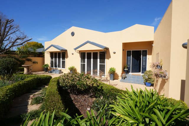 41 Ross Crescent, NSW 2680