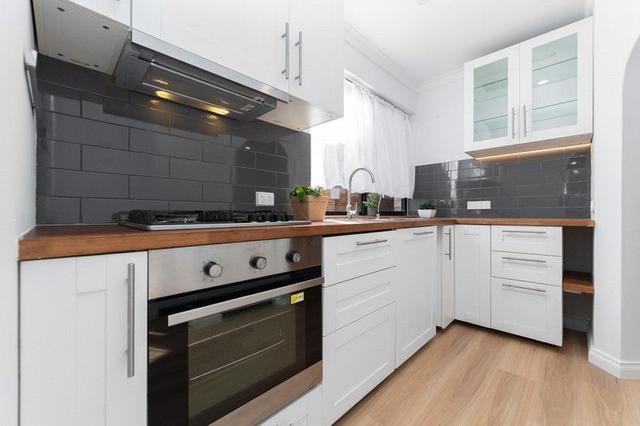 9 Seventh Avenue, WA 6051