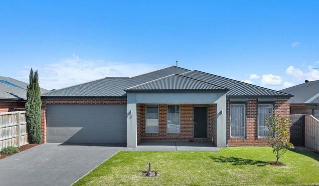 18 St Helena Way, VIC 3825