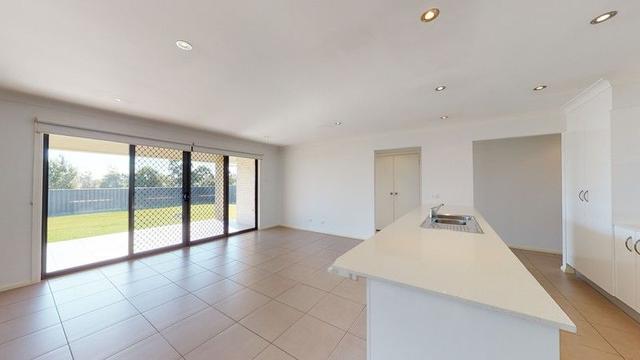 64 Dalmeny  Drive, NSW 2285