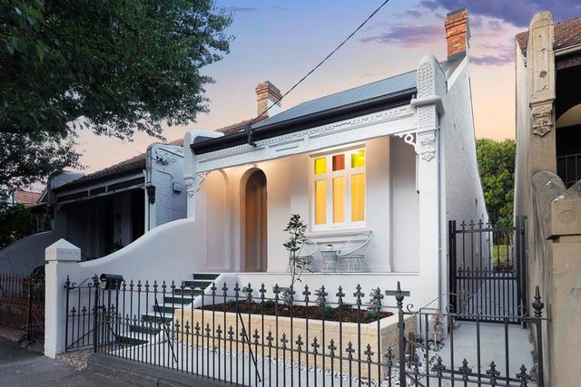 83 Addison Road, NSW 2204