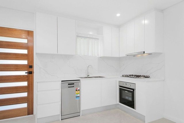 1/35 Watson Rd, NSW 2211