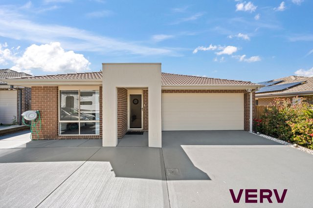 14 Walter Crocker Crescent, ACT 2913