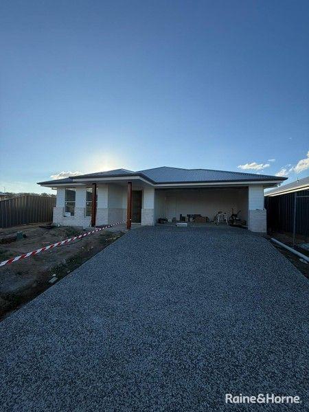 8 Margaret Lane, NSW 2850