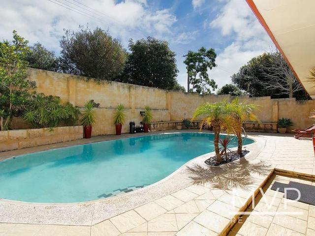 39 Davies Crescent, WA 6163