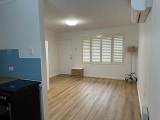Entry & Lounge