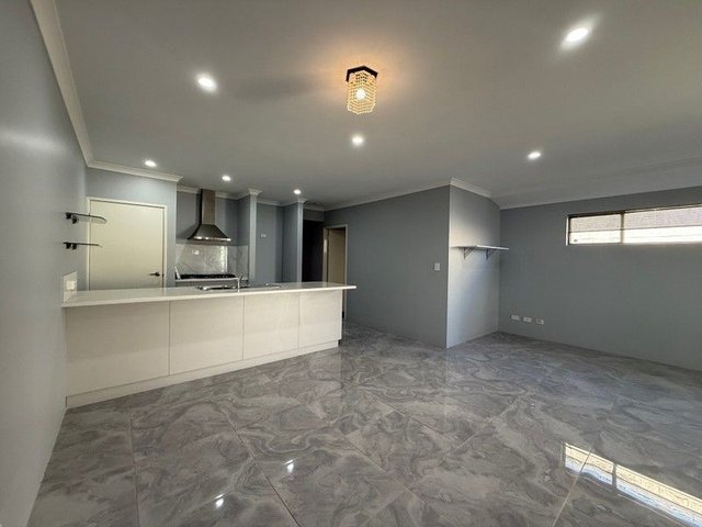 11 Lunata Street, WA 6055