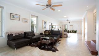 Living Room (2019-10-11)