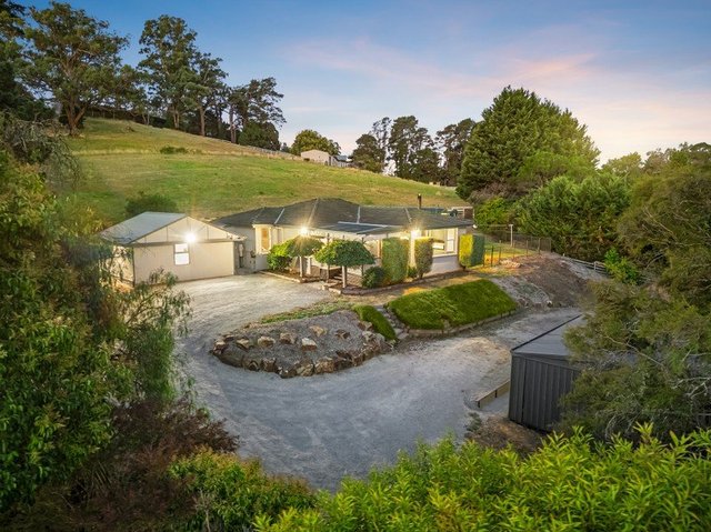 12 St Johns Road, VIC 3115
