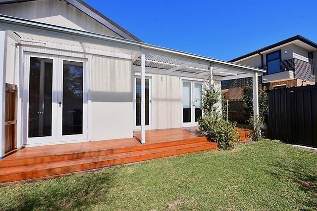 1/64 White Street, VIC 3195