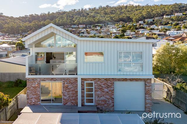 2/ 160 Clarence Street, TAS 7018