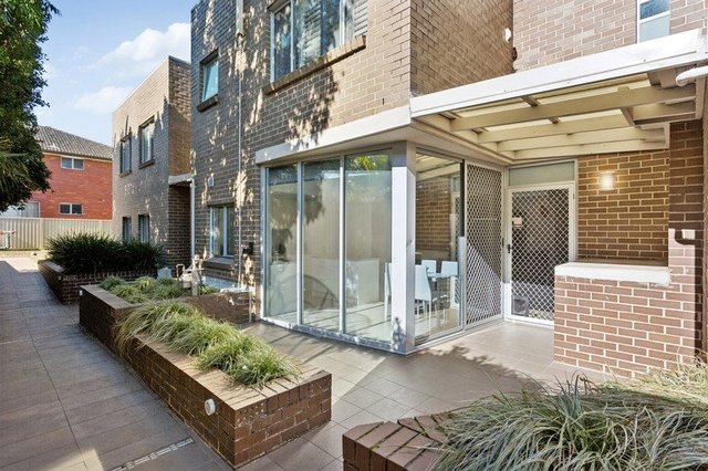 2/16 Myers Street, NSW 2196