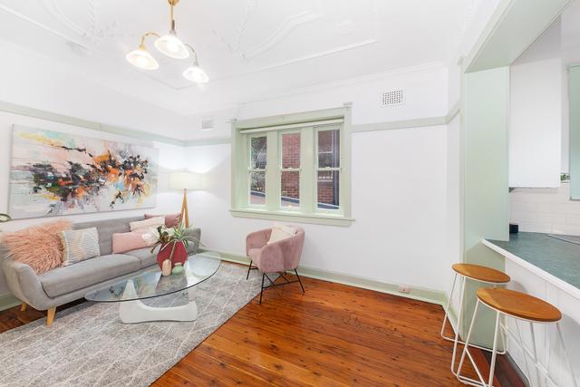 2/111 Carabella Street, NSW 2061