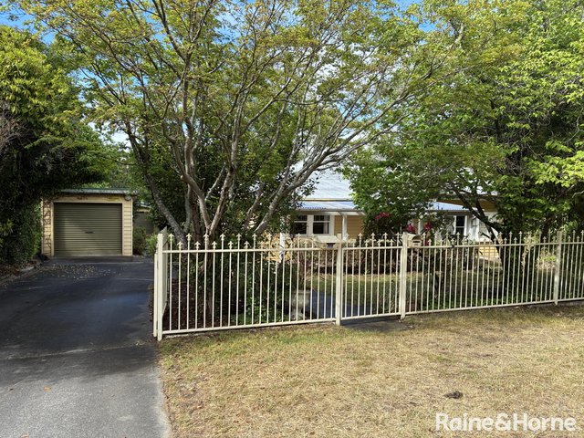 28 Leopold Street, NSW 2575