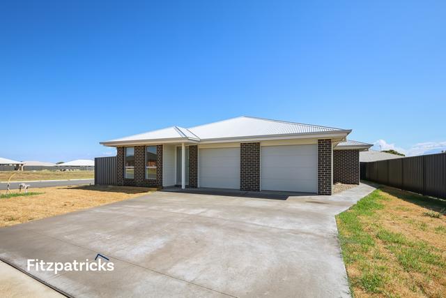 2/4 Lacebark Drive, NSW 2651