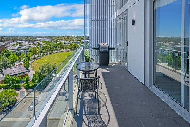 1002/10 Aviators Way, NSW 2750