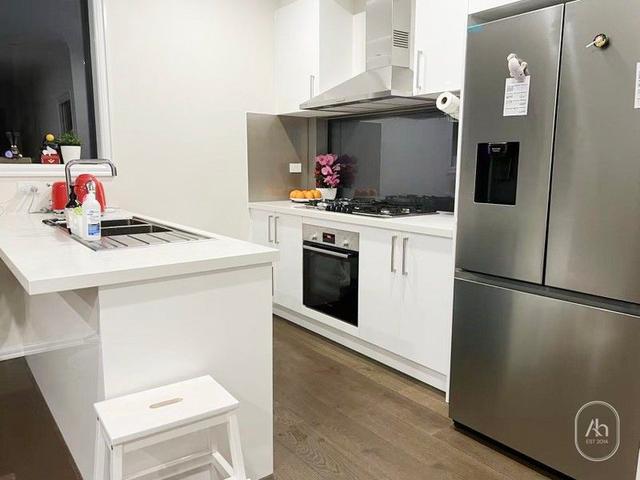 4/65 Bevan Avenue, VIC 3169