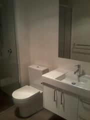 Bathroom (2013-12-06)