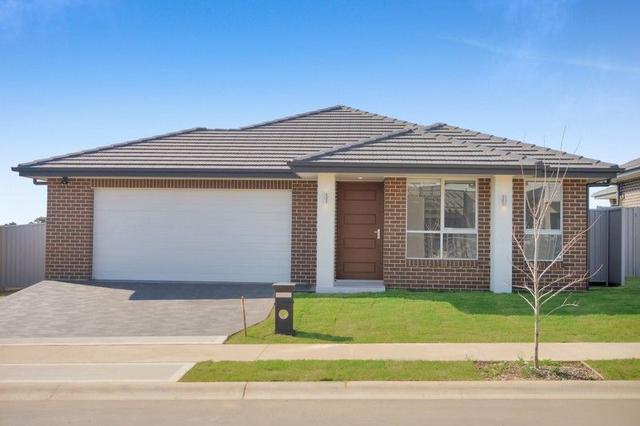 33 Bradninch Crescent, NSW 2571