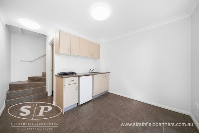 7/20a Centenary Road, NSW 2160