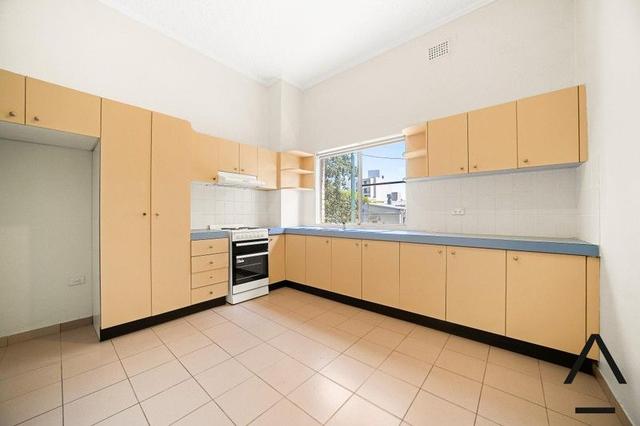 Top Floor 2/2 Grove Street, NSW 2204