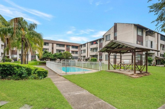 32/79 Memorial Avenue, NSW 2170