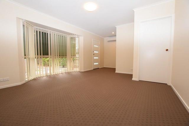 2/17 Wenwood Street, VIC 3135