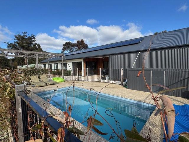 14 Main Road, VIC 3451