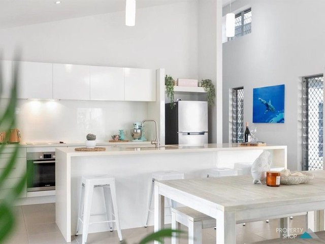 4 Lighthouse Court, QLD 4879