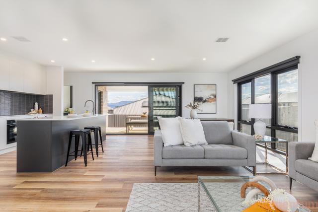2/29 Castagna Street, ACT 2615