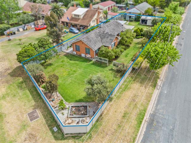 15 Tocumwal Street, NSW 2713