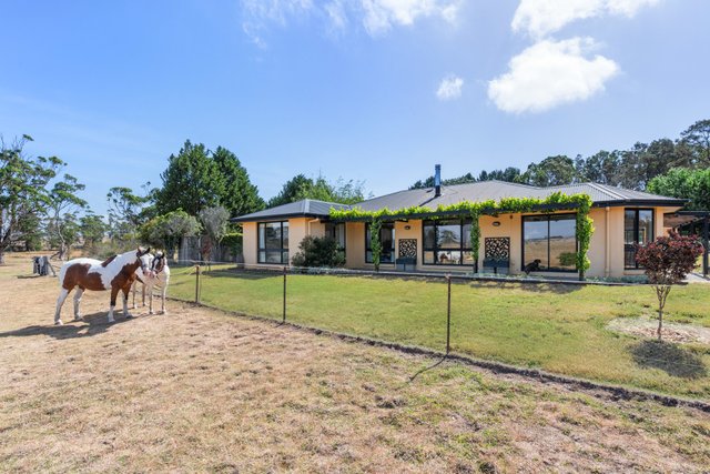 12 Cooma Road, NSW 2622