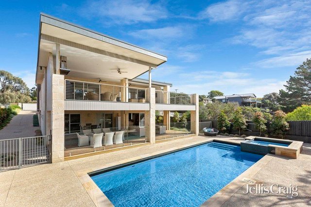 16 Canterbury Street, VIC 3943