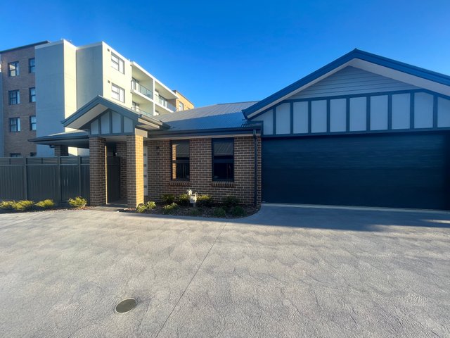 7/85 Bourke Street, NSW 2580