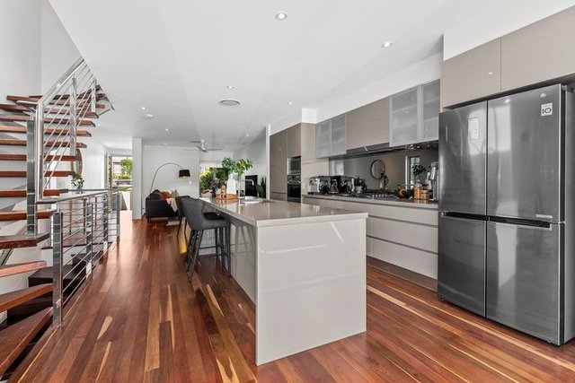 18A Barton Parade, QLD 4171