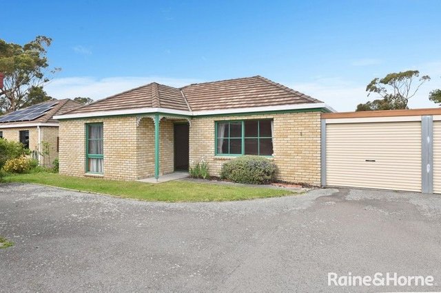 2/9-13 Luttrell Avenue, TAS 7018