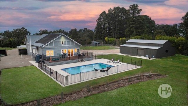 99 West Road, VIC 3911