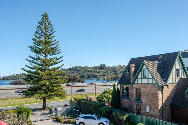21/15 Melville Parade, WA 6151
