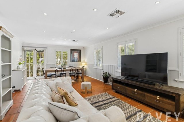 352 Erindale Road, WA 6024