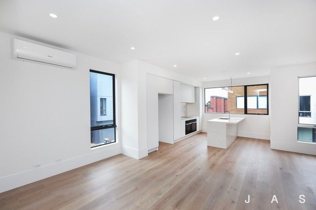 2 Watermark Close, VIC 3207