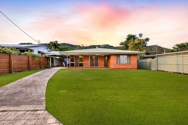 32 Oxley Street, QLD 4870