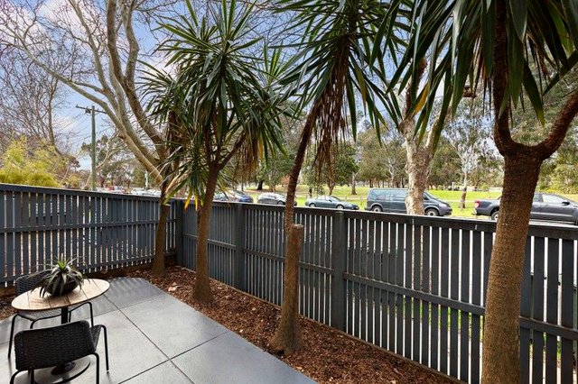 2/457 St Kilda Street, VIC 3184