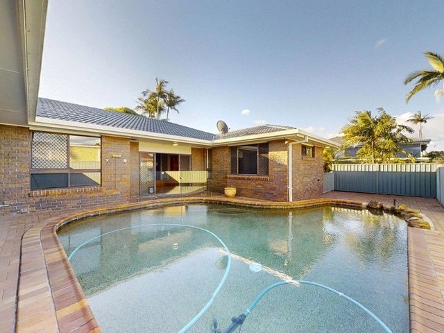 3 Hewton Crt, QLD 4122