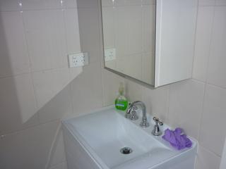 Bathroom (2014-06-11)